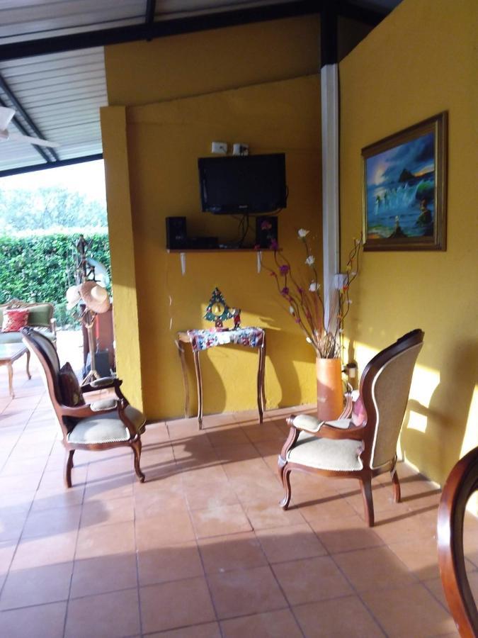 C&H campestre el oasis Bed and Breakfast Ricaurte Eksteriør billede