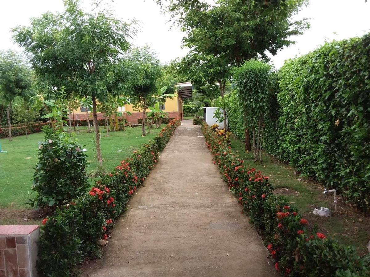 C&H campestre el oasis Bed and Breakfast Ricaurte Eksteriør billede