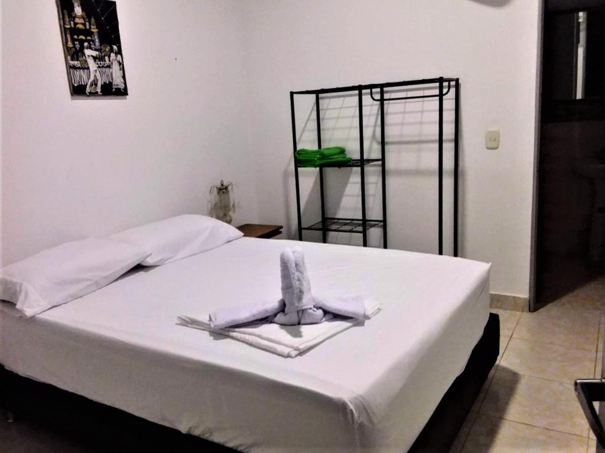 C&H campestre el oasis Bed and Breakfast Ricaurte Eksteriør billede