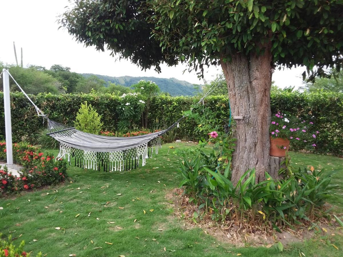 C&H campestre el oasis Bed and Breakfast Ricaurte Eksteriør billede