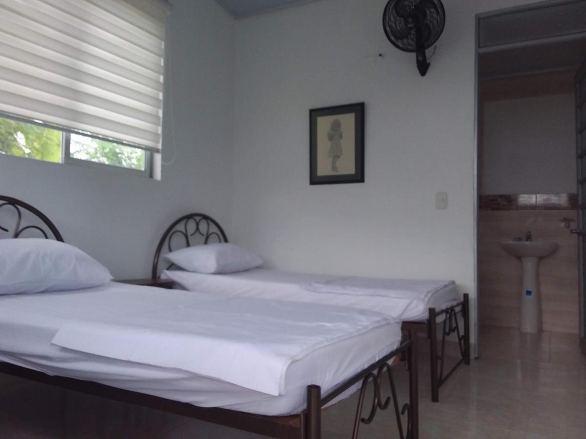 C&H campestre el oasis Bed and Breakfast Ricaurte Eksteriør billede
