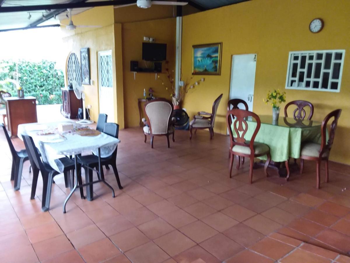 C&H campestre el oasis Bed and Breakfast Ricaurte Eksteriør billede